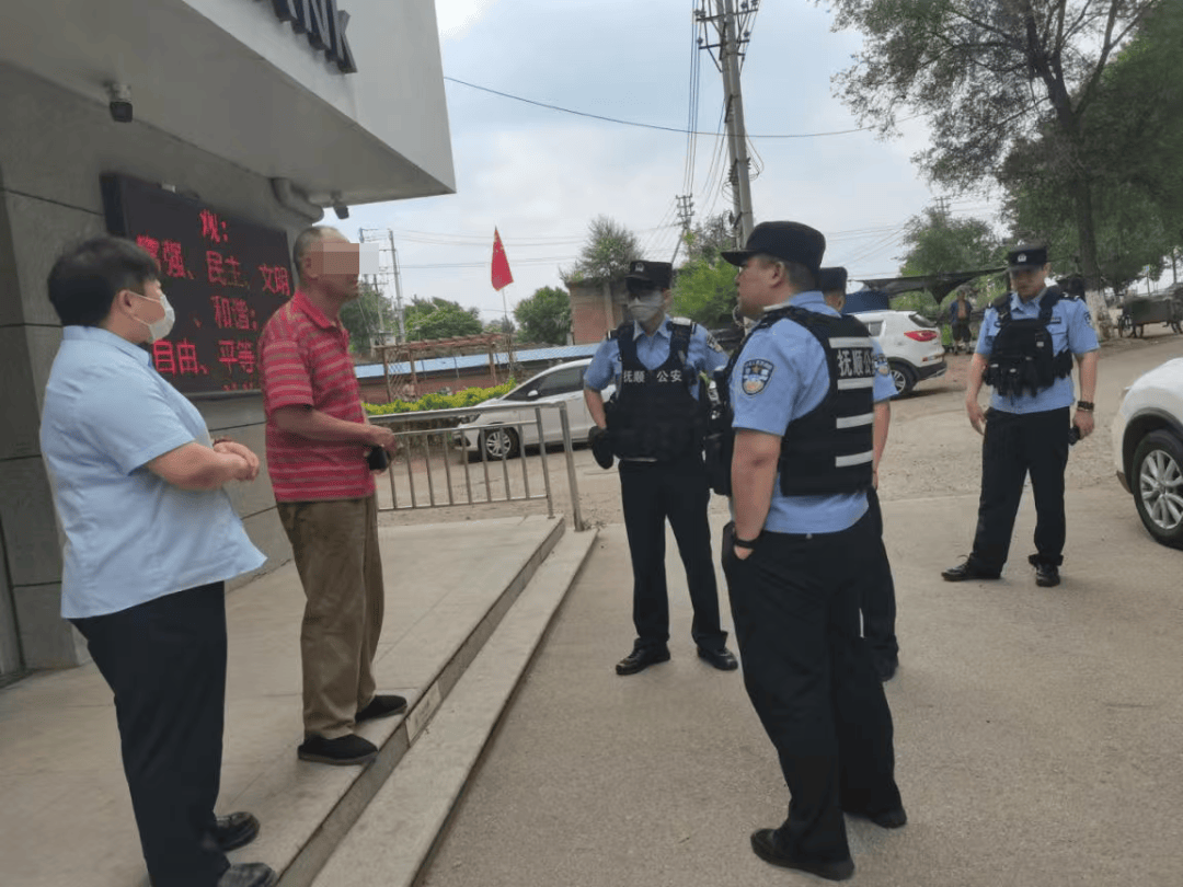 男子携7张定期存单要提前取款<strong></p>
<p>波卡币</strong>，银行柜员发现疑点……