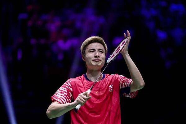 祝贺！石宇奇2比1逆转昆拉武特<strong></p>
<p>波卡币创始人</strong>，获得羽毛球世锦赛男单冠军！