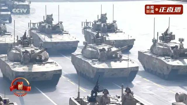 不装了<strong></p>
<p>柴犬币</strong>！一口气看完九三大阅兵武器装备！谁说我们一个也不认识？