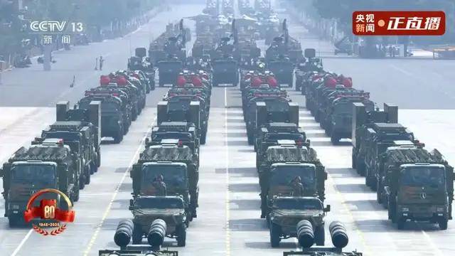 不装了<strong></p>
<p>柴犬币</strong>！一口气看完九三大阅兵武器装备！谁说我们一个也不认识？