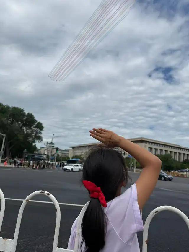 不装了<strong></p>
<p>柴犬币</strong>！一口气看完九三大阅兵武器装备！谁说我们一个也不认识？