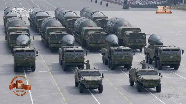 100式坦克<strong></p>
<p>柴犬币</strong>？红旗-29？东风-61？九三阅兵都有哪些亮点？