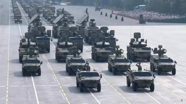 100式坦克<strong></p>
<p>柴犬币</strong>？红旗-29？东风-61？九三阅兵都有哪些亮点？