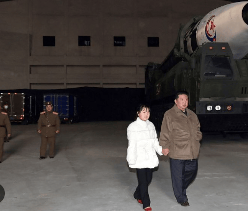 金正恩女儿首登国际舞台<strong></p>
<p>柴犬币最新价格</strong>，引爆接班传闻！英国首相被架空，工党内斗成全武行…
