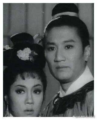 考古|89岁谢贤现身依旧时髦！与小49岁女友分手后开搞事业<strong></p>
<p>柴犬币最新价格</strong>，疑已交代后事的他太潇洒