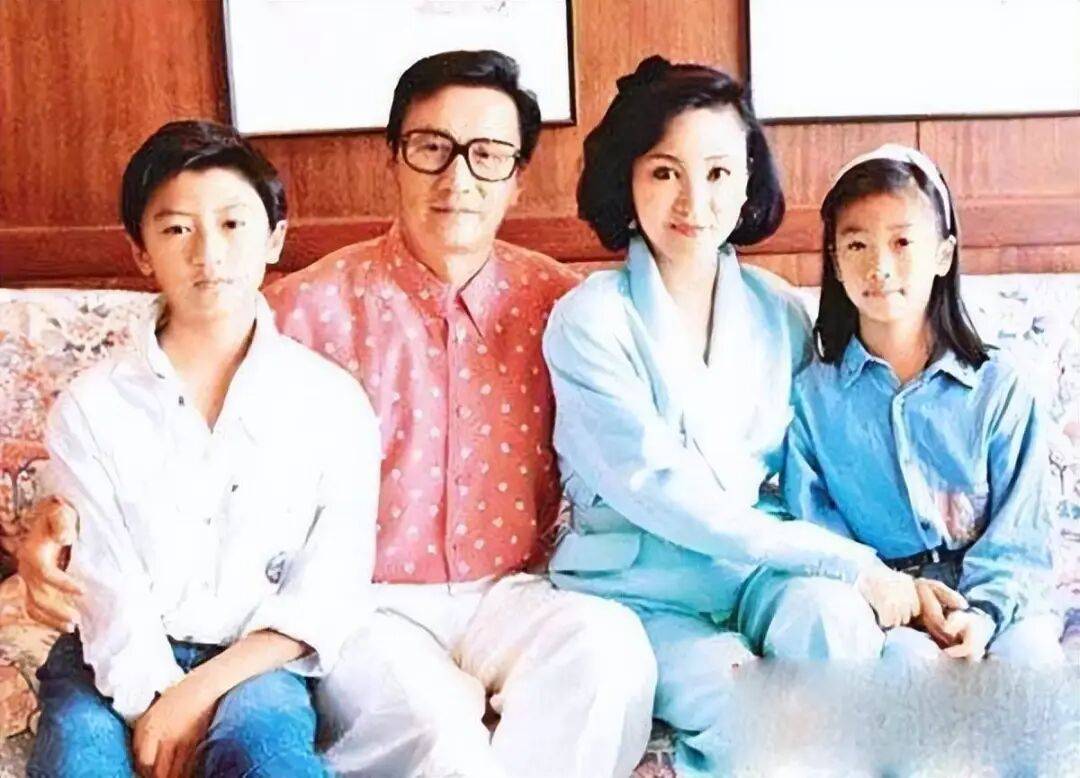 考古|89岁谢贤现身依旧时髦！与小49岁女友分手后开搞事业<strong></p>
<p>柴犬币最新价格</strong>，疑已交代后事的他太潇洒