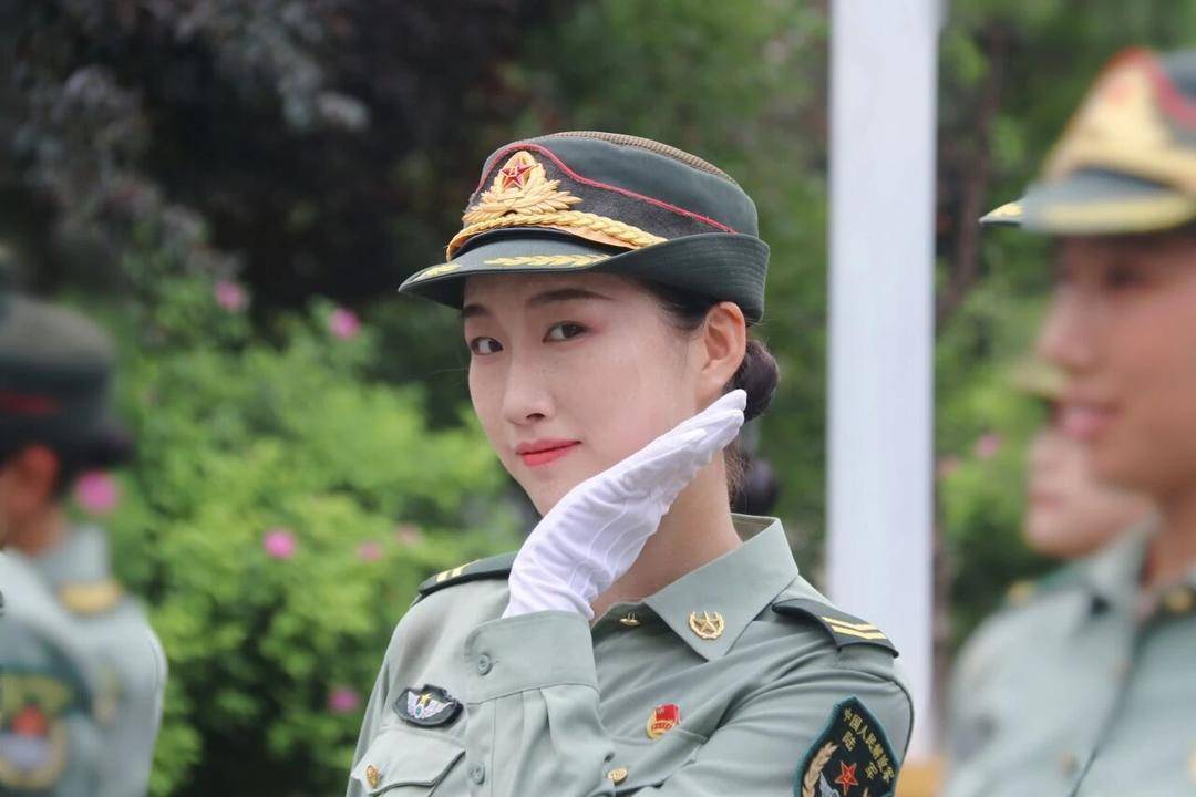 英姿飒爽！四川高校大四女生<strong></p>
<p>柴犬币最新价格</strong>，亮相九三阅兵方队