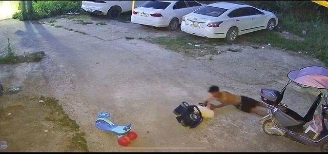 冲刺救女儿获赞数十万的爸爸找到<strong></p>
<p>币犬</strong>了：多亏自己摔倒后滑了一段