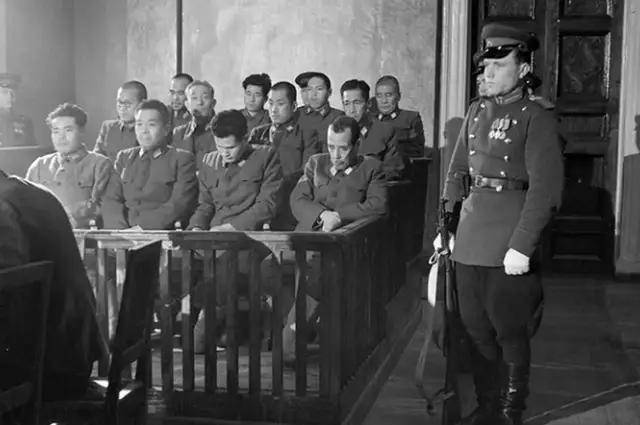 离谱<strong></p>
<p>非小号</strong>！俄罗斯把日本雇佣兵俘虏关笼子里游街示众？和中国有关系？