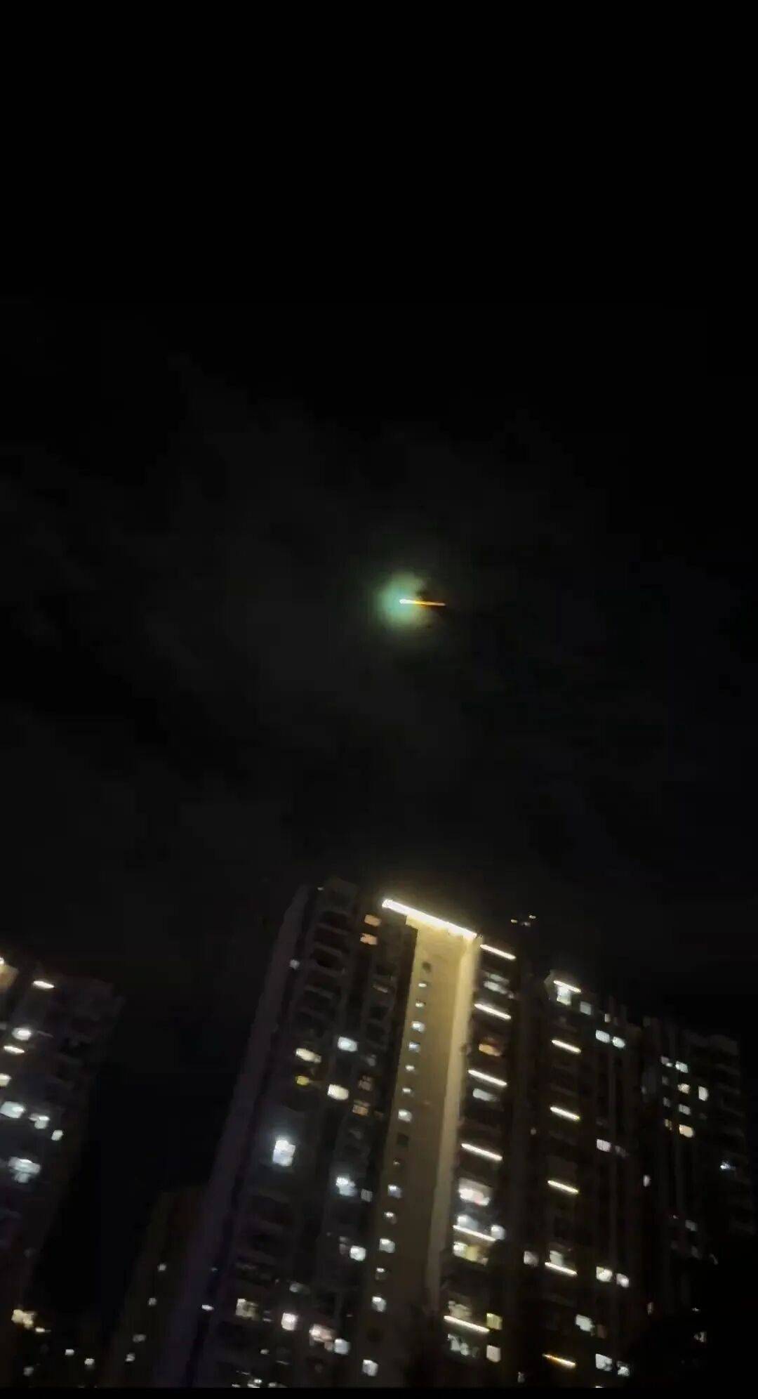 多地现不明飞行物<strong></p>
<p>非小号</strong>，“速度极快”，最新回应