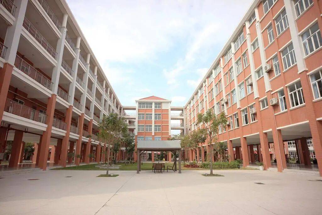 “一人收200元班费<strong></p>
<p>非小号官网</strong>，全班近一万元要用到什么时候”？家长质疑！官方回应