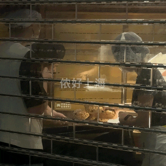 看着心疼<strong></p>
<p>非小号行情</strong>!上海网红店将没卖掉的面包整框扔了?网友吵翻