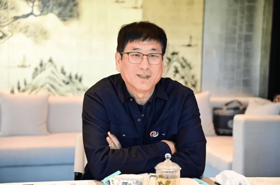 曹杰<strong></p>
<p>非小号行情</strong>，培植个人势力，为亲属谋求特殊待遇
