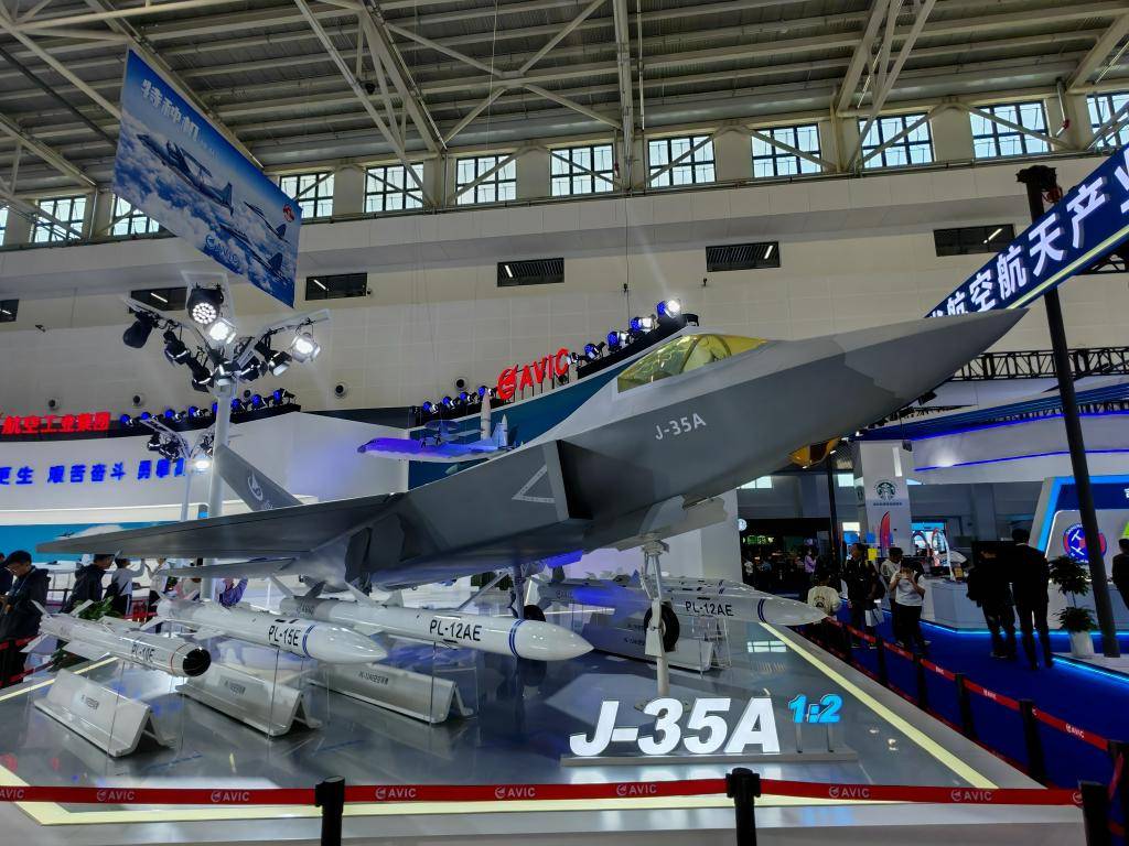 FC-31首飞试飞员：看到歼-35A入列非常高兴<strong></p>
<p>恒星币行情</strong>，期待未来在FC-31基础上展开更多研发