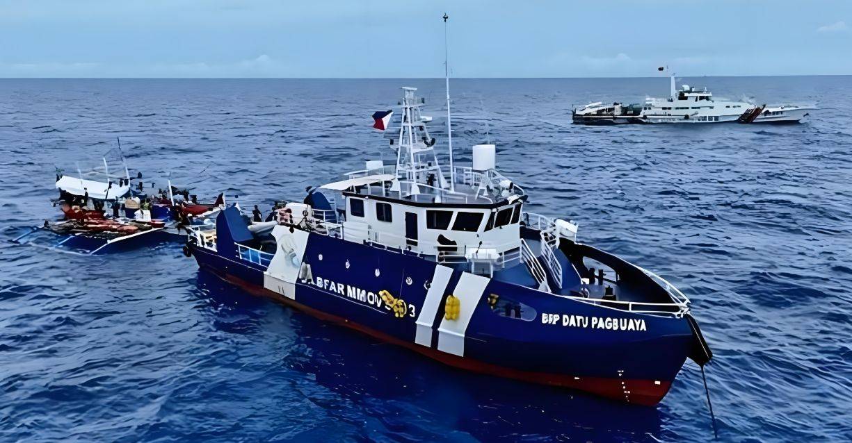 我海警船又被菲船撞伤<strong></p>
<p>火必网</strong>，南海问题应该怎样解决？