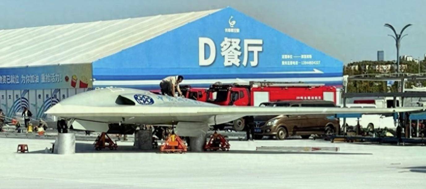 轰20是个障眼法<strong></p>
<p>必火交易所</strong>，它绝不是中国版的B-21？或实现无人隐身战略打击