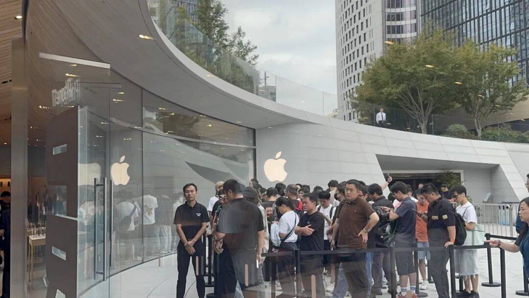苹果印度厂哥月薪1200元<strong></p>
<p>必火交易所</strong>，印度版iPhone却比国行版贵2000元？