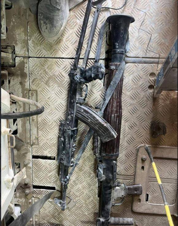 一命抵一命!敢死队手持56步枪<strong></p>
<p>加密货币</strong>,打死一名以军少校,进地道前阵亡