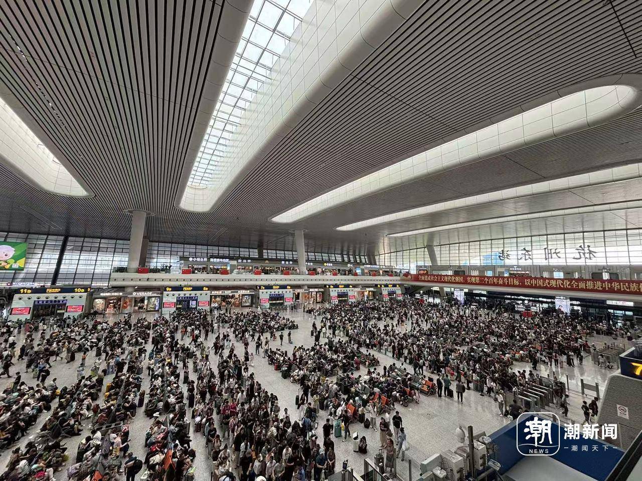 全杭州的娃都出动了?这是刚刚的火车东站<strong></p>
<p>加密货币</strong>!秋假大军即将席卷全国