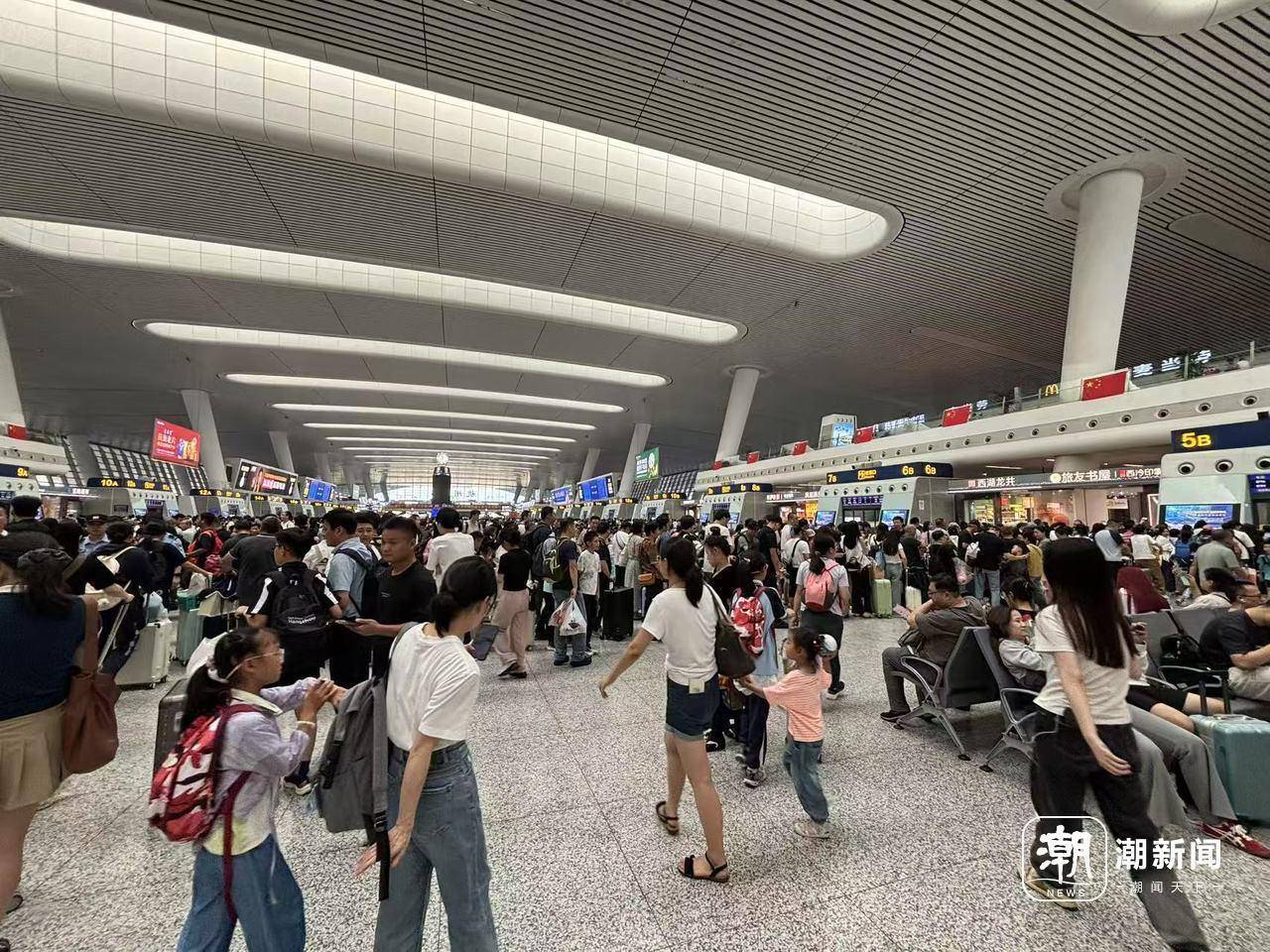 全杭州的娃都出动了?这是刚刚的火车东站<strong></p>
<p>加密货币</strong>!秋假大军即将席卷全国