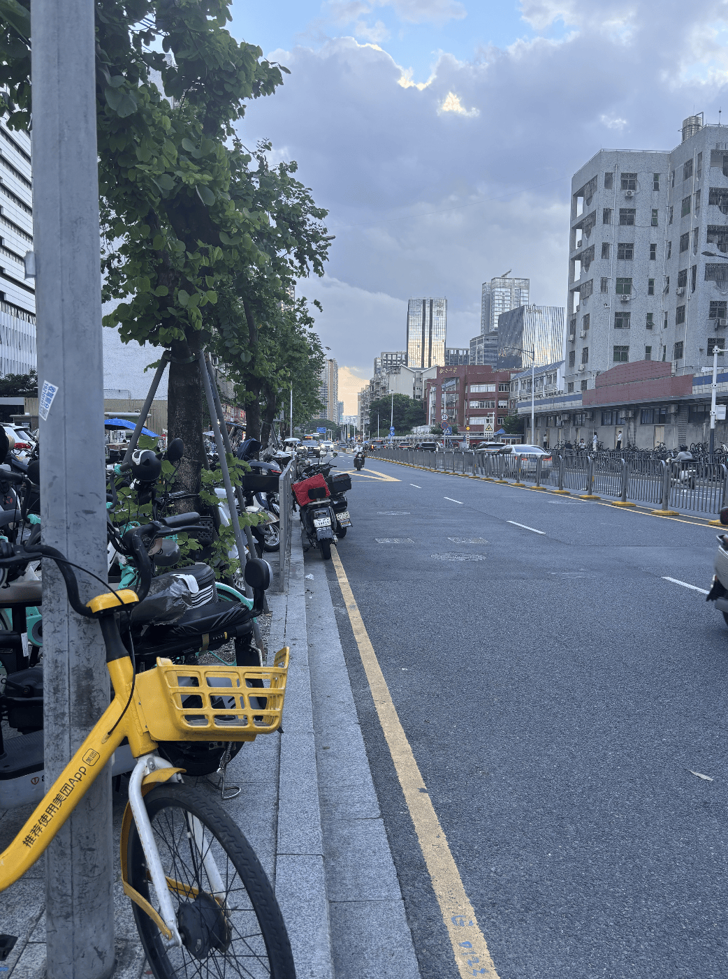 深圳一医院门口被指“举步维艰”<strong></p>
<p>加密货币</strong>!整治后记者实探:仍很堵