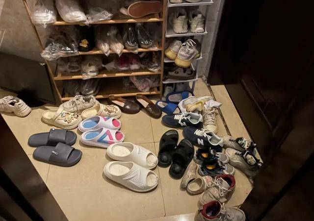 物业“不让门口放鞋子”<strong></p>
<p>加密数字货币</strong>,门口放鞋柜违法吗?