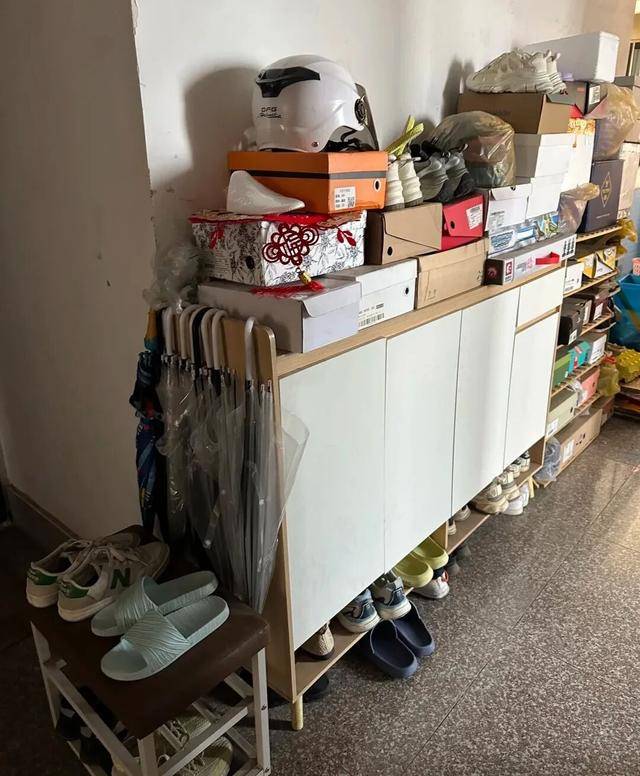 物业“不让门口放鞋子”<strong></p>
<p>加密数字货币</strong>,门口放鞋柜违法吗?