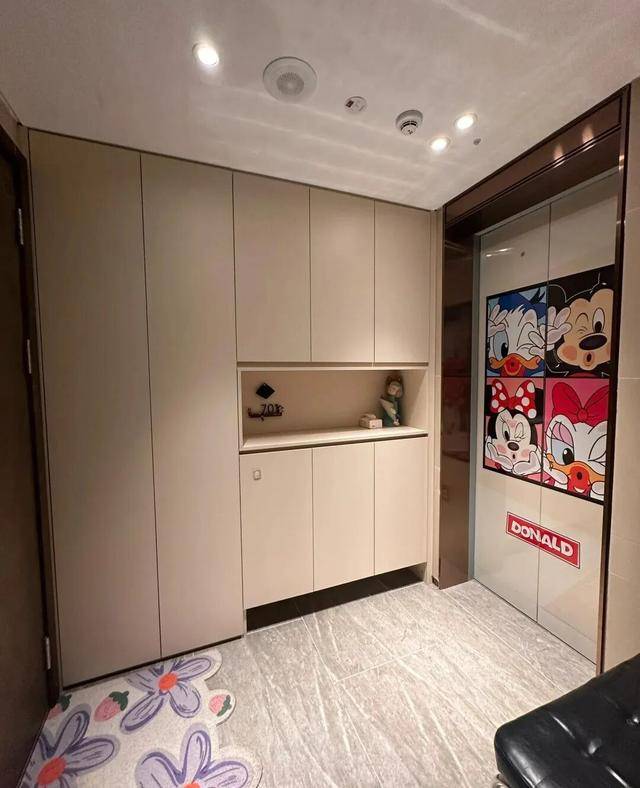 物业“不让门口放鞋子”<strong></p>
<p>加密数字货币</strong>,门口放鞋柜违法吗?