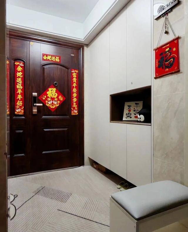 物业“不让门口放鞋子”<strong></p>
<p>加密数字货币</strong>,门口放鞋柜违法吗?