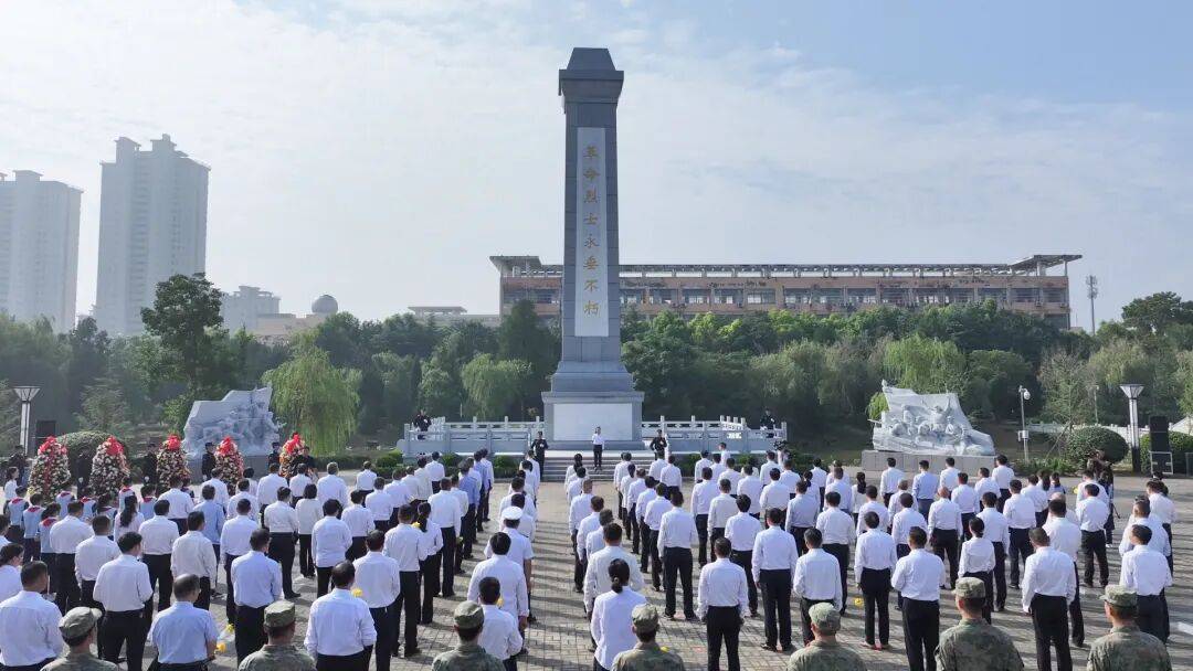 泗县举行2025年烈士纪念日公祭活动