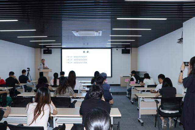 落实企业主体责任<strong></p>
<p>加密货币交易所</strong>,市监盐田局产品质量安全宣传“进企业”