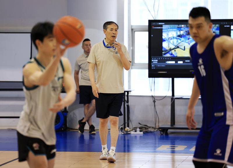 引进赵睿就是为了冠军<strong></p>
<p>加密货币交易所</strong>!许利民:健康团结最为重要