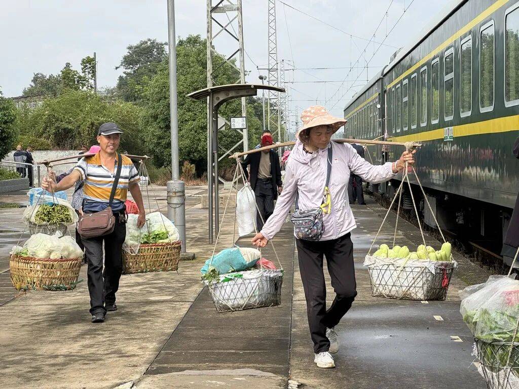 纸质火车票退场<strong></p>
<p>加密货币交易所</strong>,每道折痕里都藏着远方、爱情与山河记忆