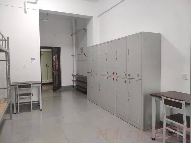 从8人间到夫妻房<strong></p>
<p>加密货币行情</strong>,郑州富士康员工幸福安居“进行时”