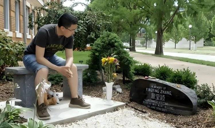 章莹颖男友国庆探望章父并协助直播<strong></p>
<p>加密货币行情</strong>,网友劝其早点结婚,本人回应