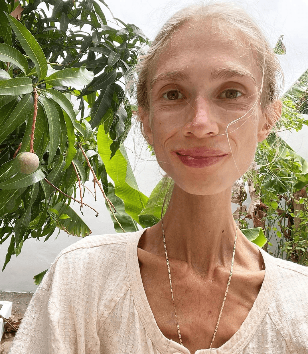 坚持只吃水果8年<strong></p>
<p>加密货币</strong>,27岁波兰女子巴厘岛酒店去世:体重仅22公斤,指甲变黄牙齿腐烂