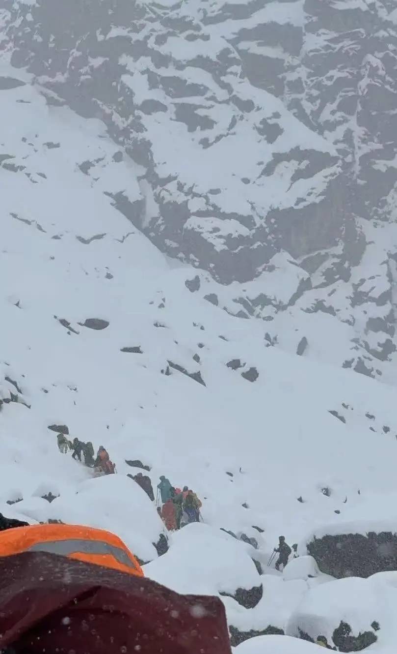 珠峰景区游客被困最新进展:已有350名游客获救<strong></p>
<p>加密货币</strong>,其余200多名游客已全部取得联系