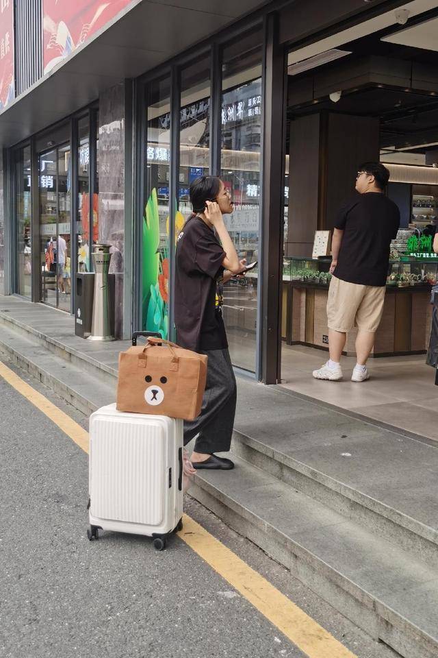 3900美元<strong></p>
<p>加密货币</strong>,金价再突破!黄金周深圳“旅游+淘金”火了