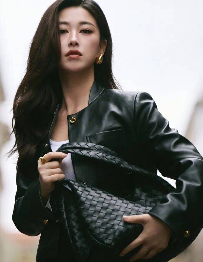 时装周上的女明星<strong></p>
<p>加密货币</strong>,秋冬氛围感一键封顶!