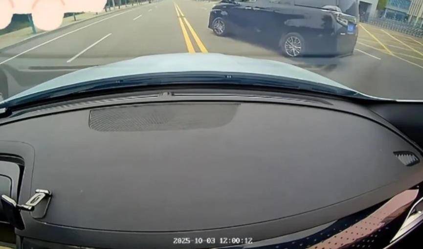 婚庆司机恶意别车后谎称自己是公安人员<strong></p>
<p>加密货币</strong>,涉嫌危险驾驶罪被采取刑事强制措施,律师:或被判处拘役并罚款