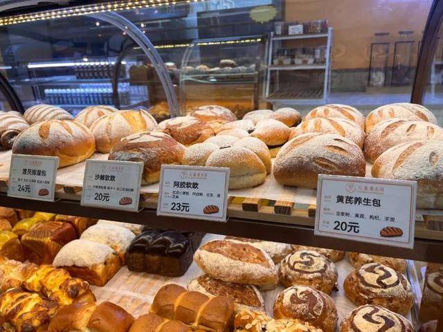 一小时售罄<strong></p>
<p>加密货币</strong>!年轻人涌入医院抢面包