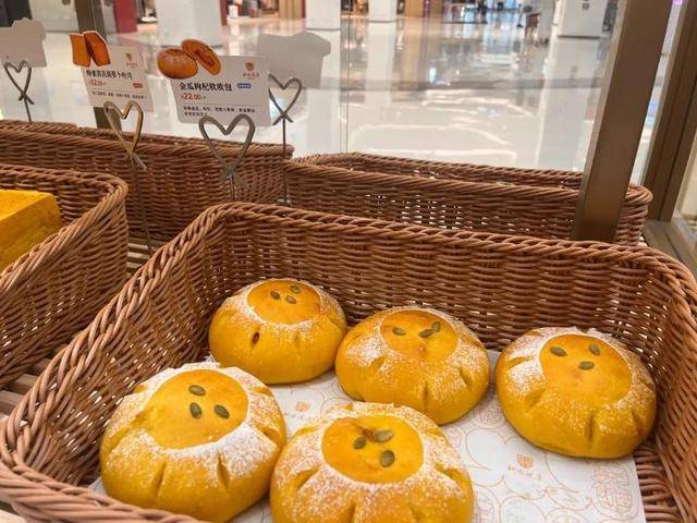 一小时售罄<strong></p>
<p>加密货币</strong>!年轻人涌入医院抢面包