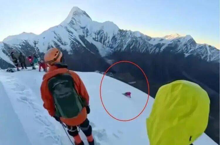 打卡拍照<strong></p>
<p>加密货币钱包</strong>,再美也不能用生命对焦