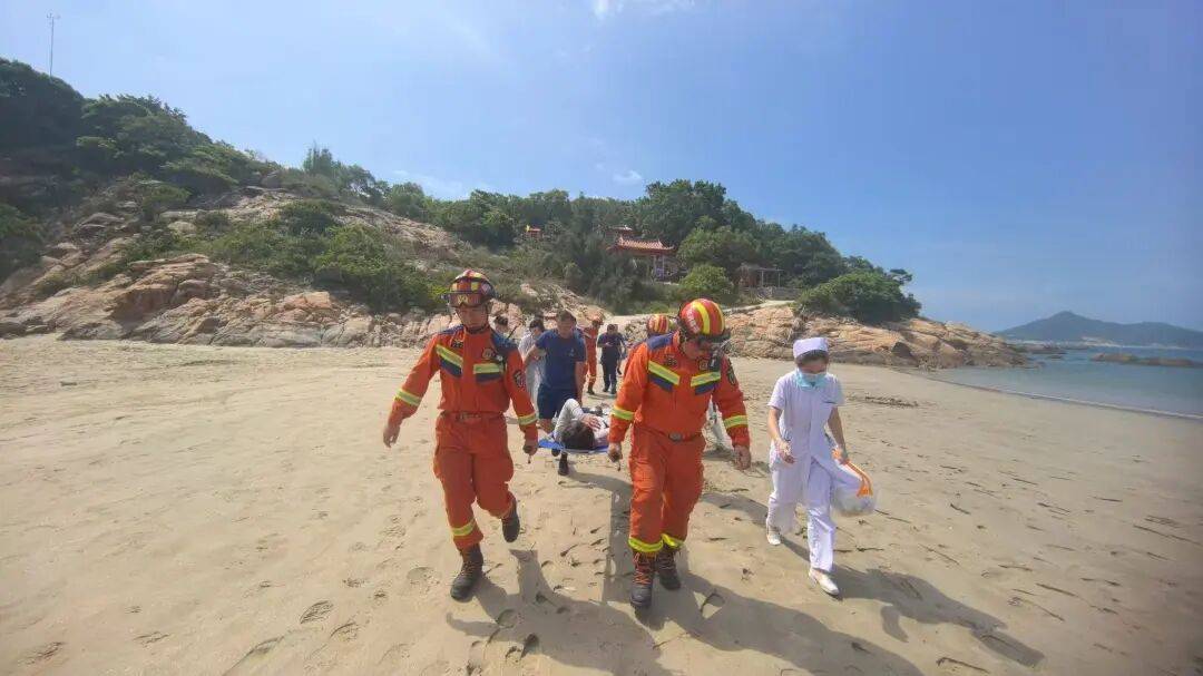 打卡拍照<strong></p>
<p>加密货币钱包</strong>,再美也不能用生命对焦