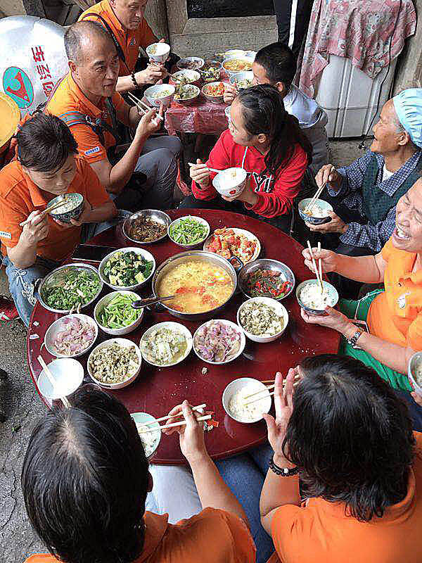 那个让老师骄傲的“调皮”班级!30年同学聚会<strong></p>
<p>加密货币价格</strong>,还伴有一封来自贵州的感谢信