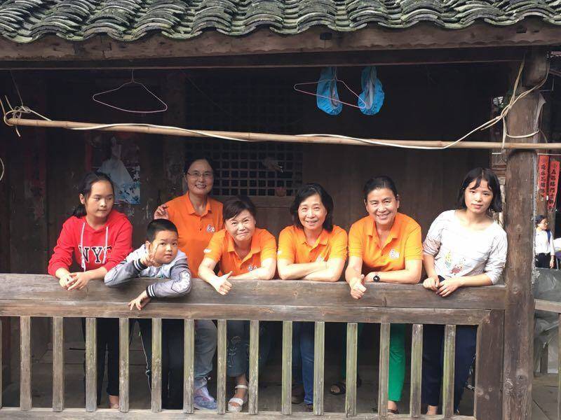 那个让老师骄傲的“调皮”班级!30年同学聚会<strong></p>
<p>加密货币价格</strong>,还伴有一封来自贵州的感谢信