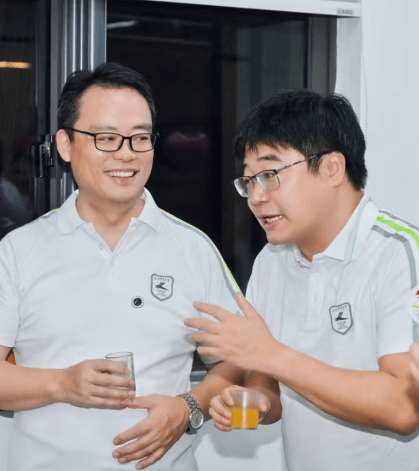 那个让老师骄傲的“调皮”班级!30年同学聚会<strong></p>
<p>加密货币价格</strong>,还伴有一封来自贵州的感谢信