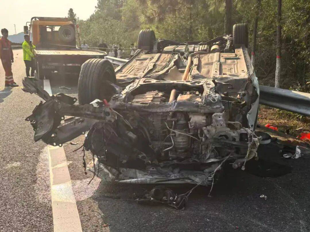 司机强行变道酿大祸<strong></p>
<p>加密货币价格</strong>,反诬赖对方:“我要是撒谎就天打雷劈!”