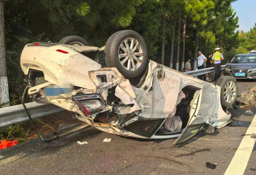 司机强行变道酿大祸<strong></p>
<p>加密货币价格</strong>,反诬赖对方:“我要是撒谎就天打雷劈!”