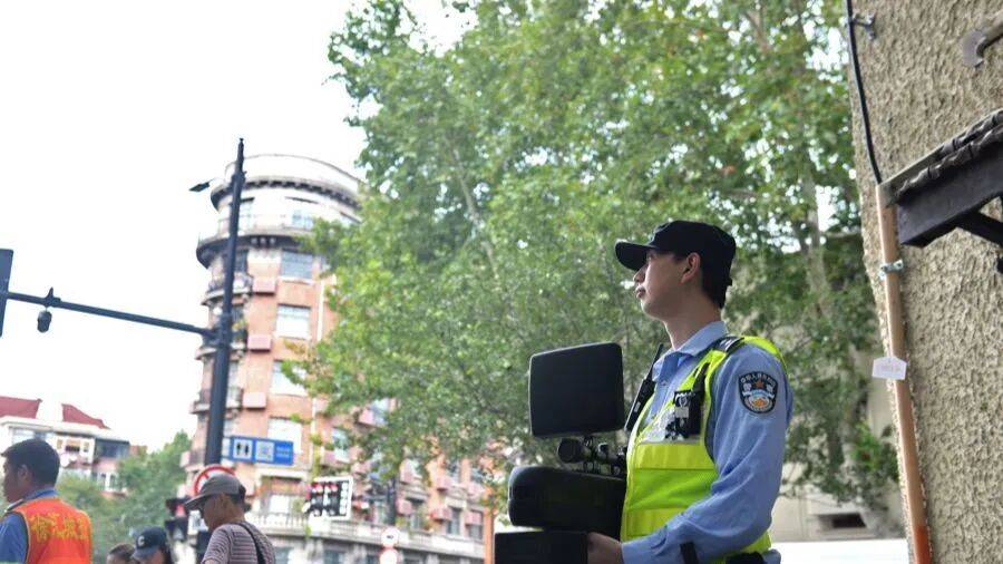 突然群发<strong></p>
<p>加密货币概念股</strong>!大批上海市民收到警方短信!全市爆火网红已被锁定...有爸爸因孩子违规被罚款